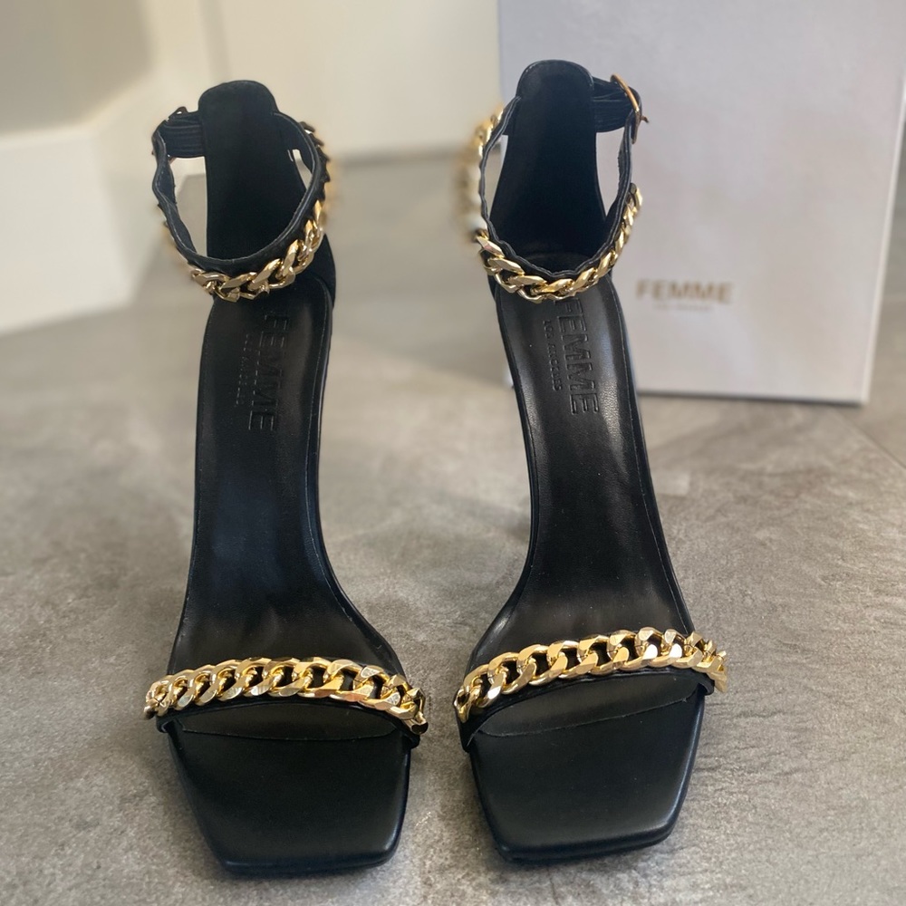 🚨 CELEB SHOE ALERT 🚨 FEMME LA CHAIN HEELS!